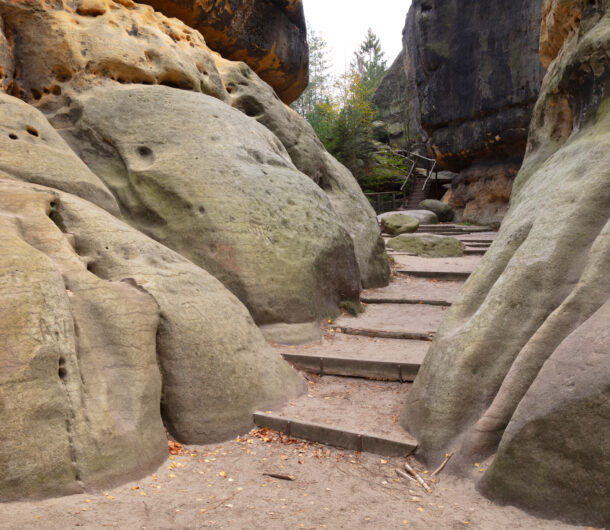 Weg zu den Schrammsteinen im Elbsandsteingebirge